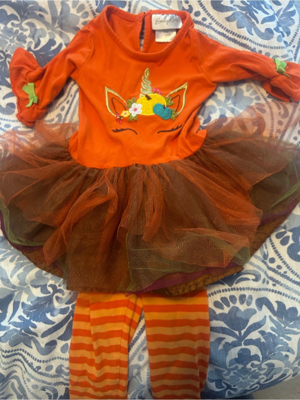 Girls 2T Halloween / unicorn matching set - Emily rose
